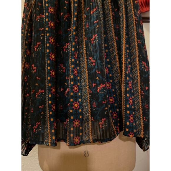 Hailey & Co Smocked Print Long Sleeve Tie Neck Blouse Top Size L - Picture 3 of 9